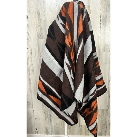 Old Navy Aztec blanket Cape Wrap womens Cozy Cabin Outdoors One Size - Picture 5 of 7